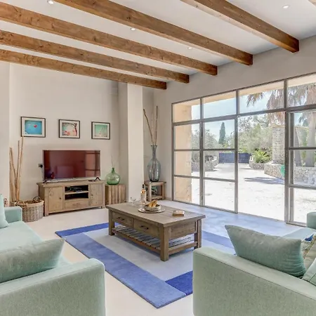 Palmeras Villa Crestatx